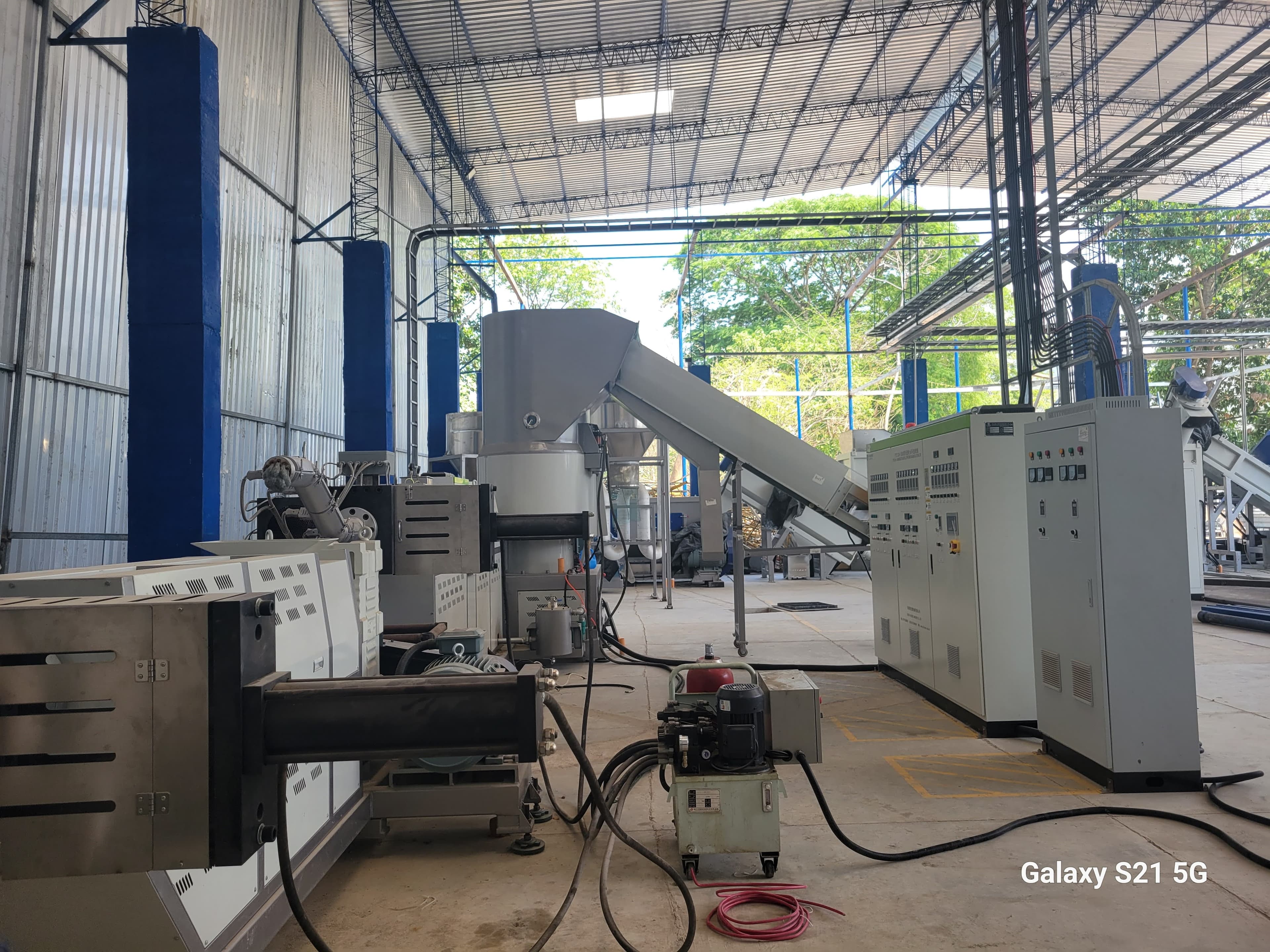 Línea de procesamiento de plásticos posconsumo ROMEZA